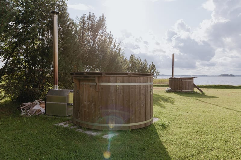 Kalna Raskumi, Viesu nams, Vecpiebalga, Alauksta ezers | Hot tub for rent on the shore of Alauksta lake, Vecpiebalga