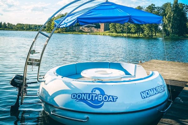 Kalna Raskumi, Гостевой дом, Вецпиебалга, озеро Алаукста | BBQ Donut Boat laivu noma Alaukstā